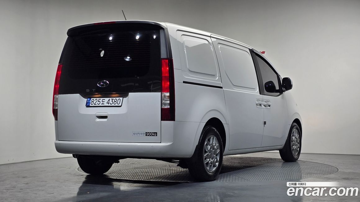 Hyundai Staria 2024