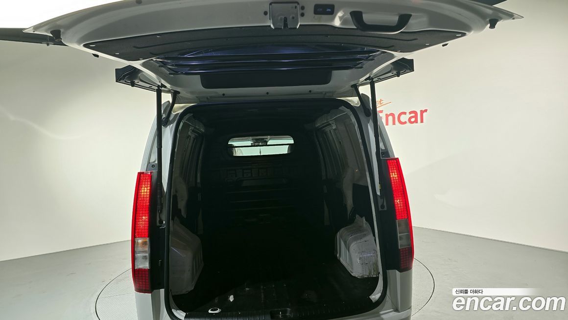 Hyundai Staria 2024