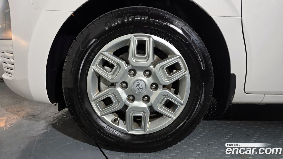 Hyundai Staria 2024