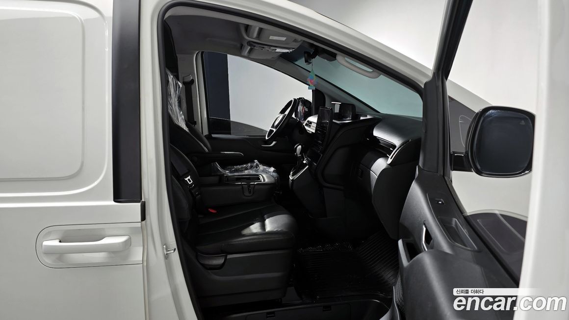 Hyundai Staria 2024