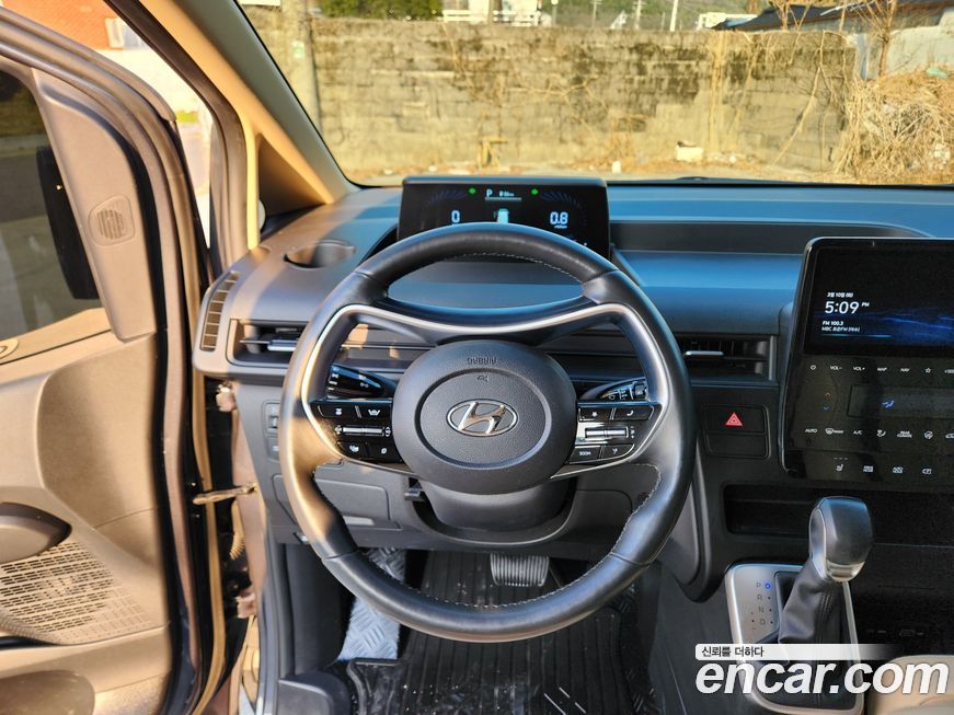 Hyundai Staria 2022