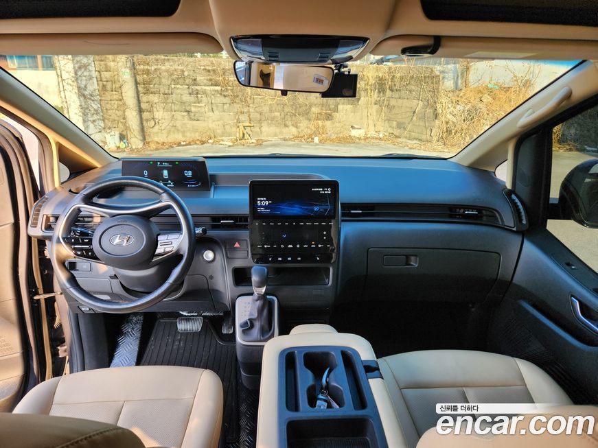 Hyundai Staria 2022
