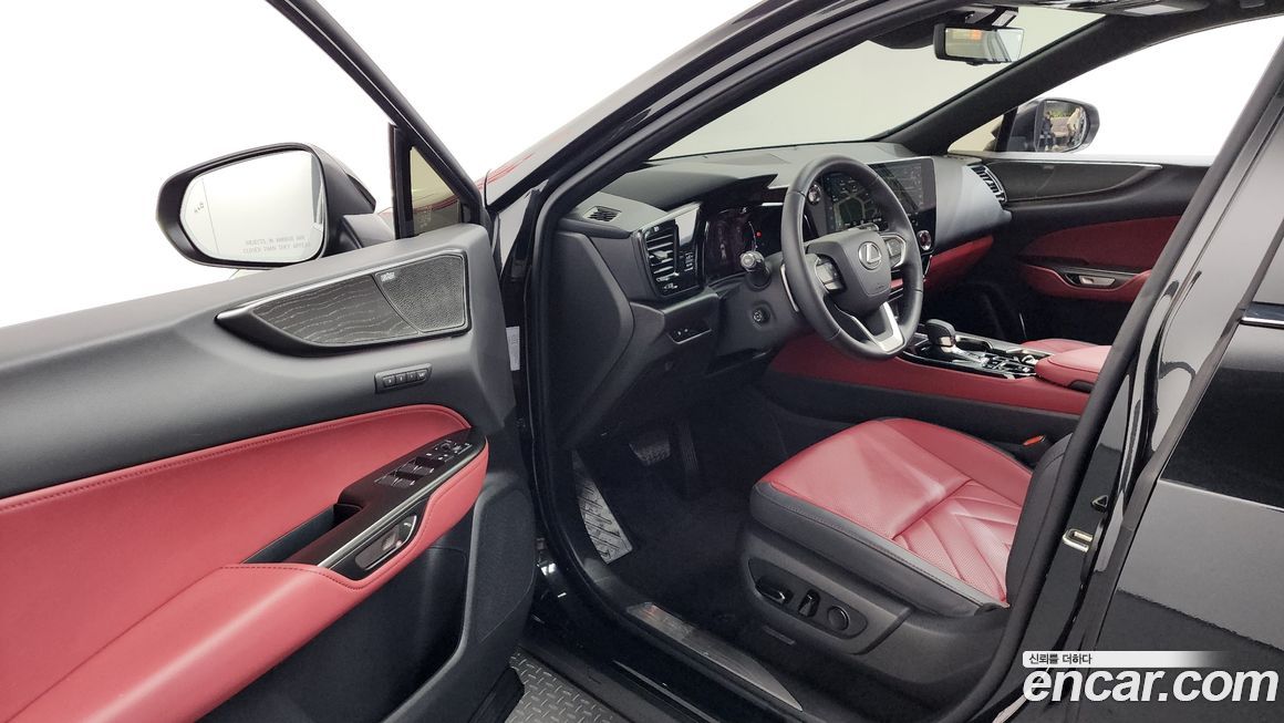 Lexus NX 2025