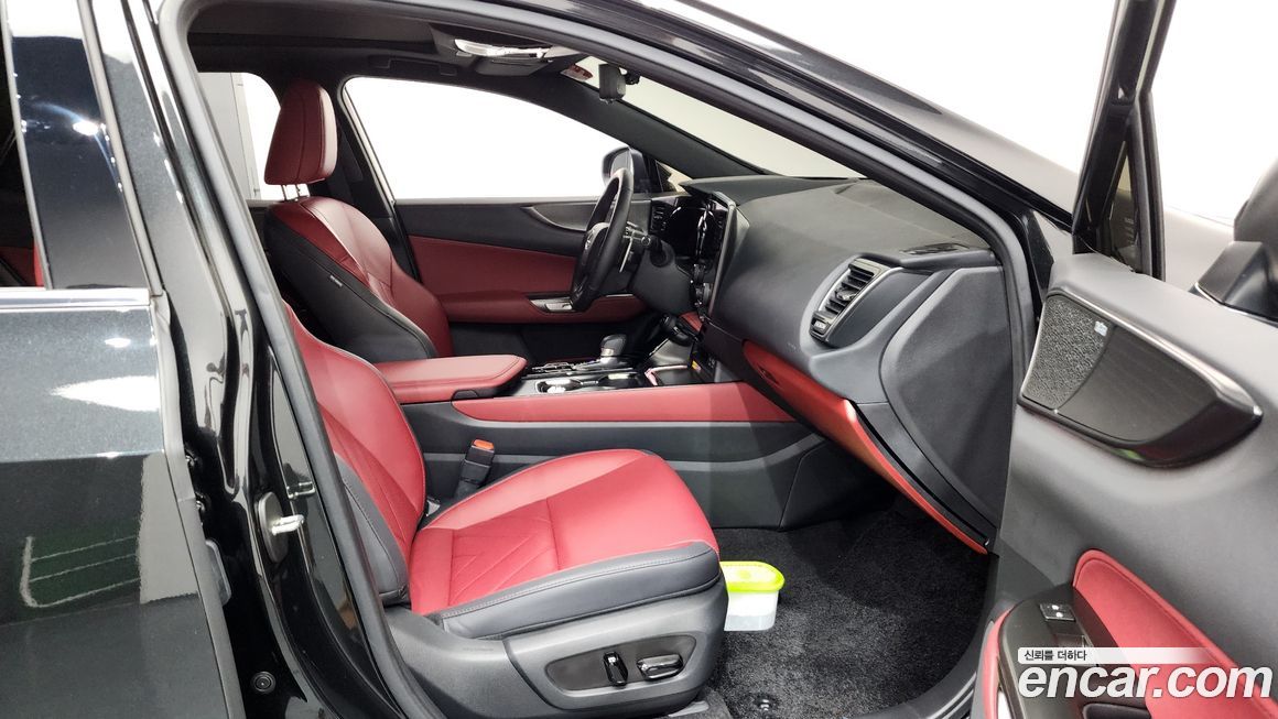 Lexus NX 2025