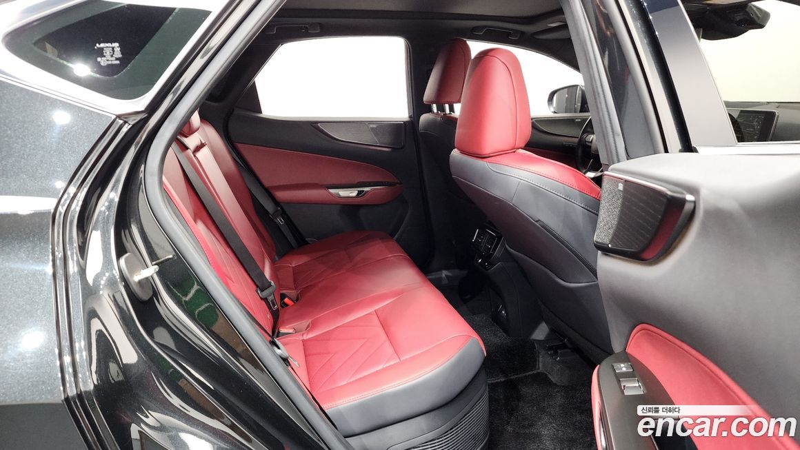 Lexus NX 2025
