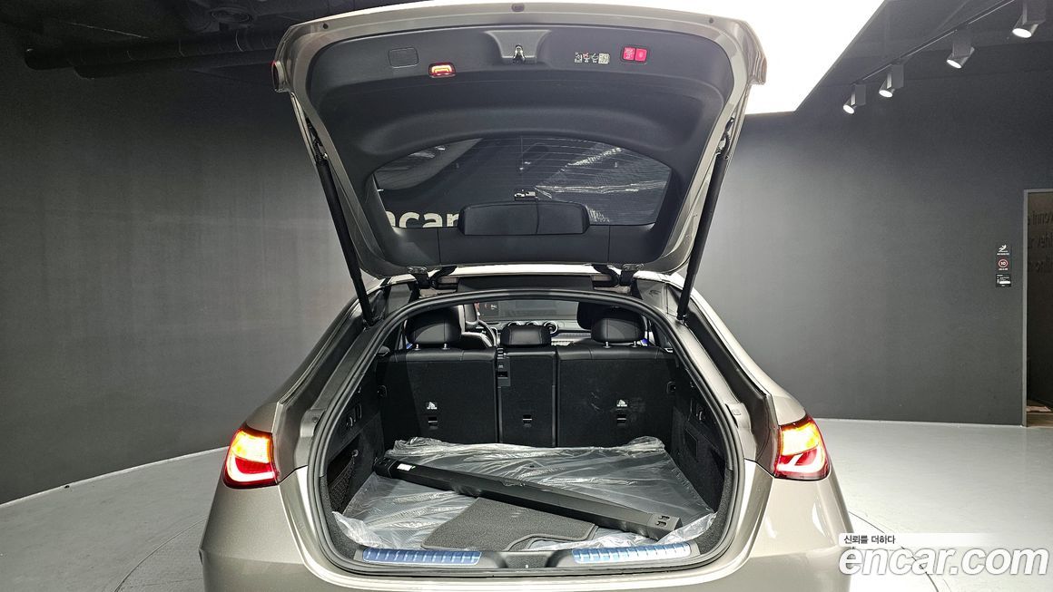 Mercedes-Benz GLC-Class 2024