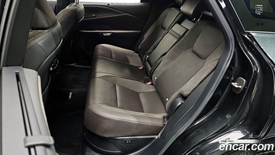 Lexus RX 2023