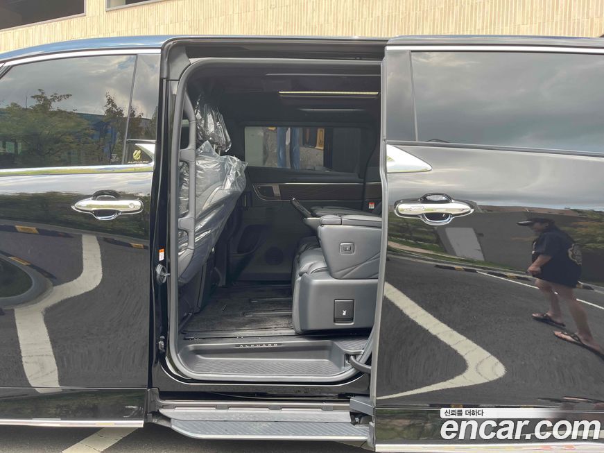 Toyota Alphard 2025