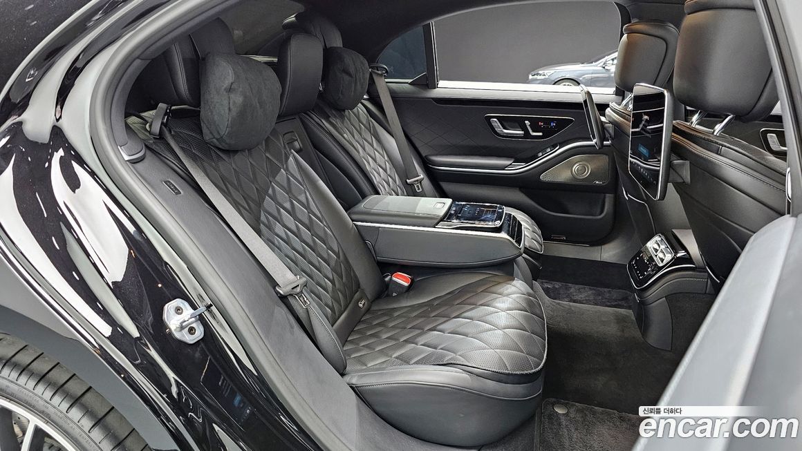 Mercedes-Benz S-Class 2024