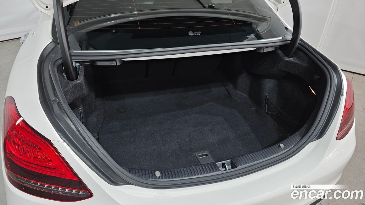 Mercedes-Benz C-Class 2019