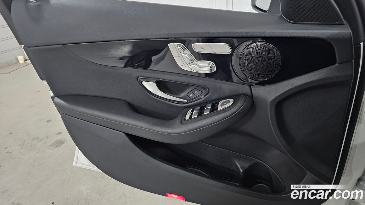 Mercedes-Benz C-Class 2019