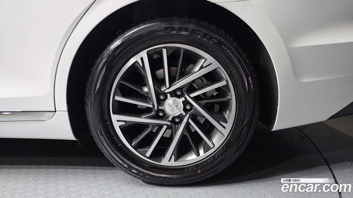 Hyundai Grandeur 2020