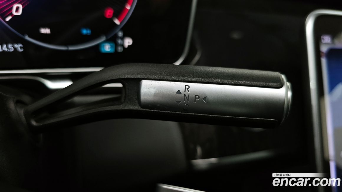 Mercedes-Benz S-Class 2024