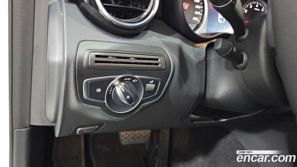 Mercedes-Benz C-Class 2019