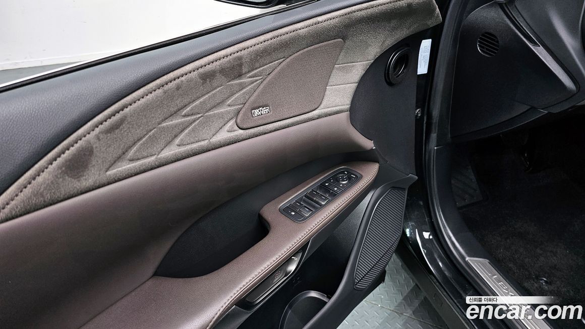 Lexus RX 2023