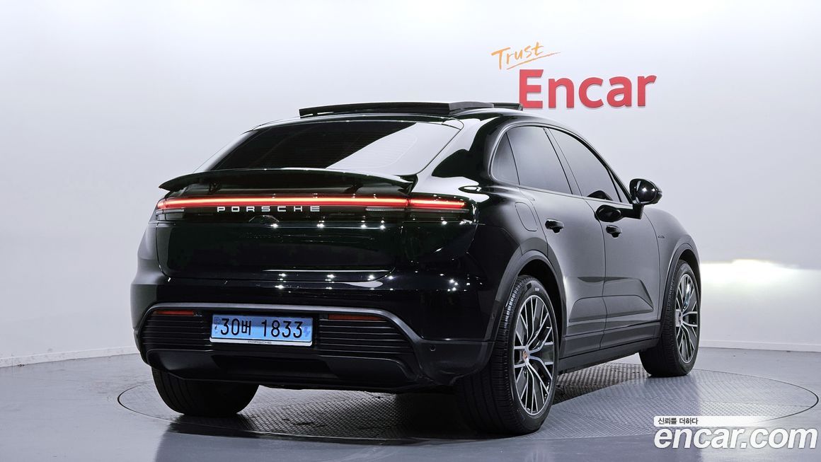 Porsche Macan 2025