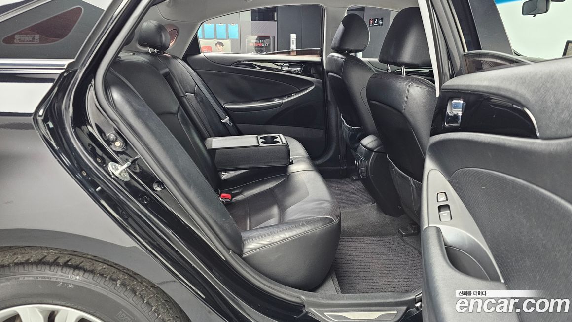 Hyundai Sonata 2010