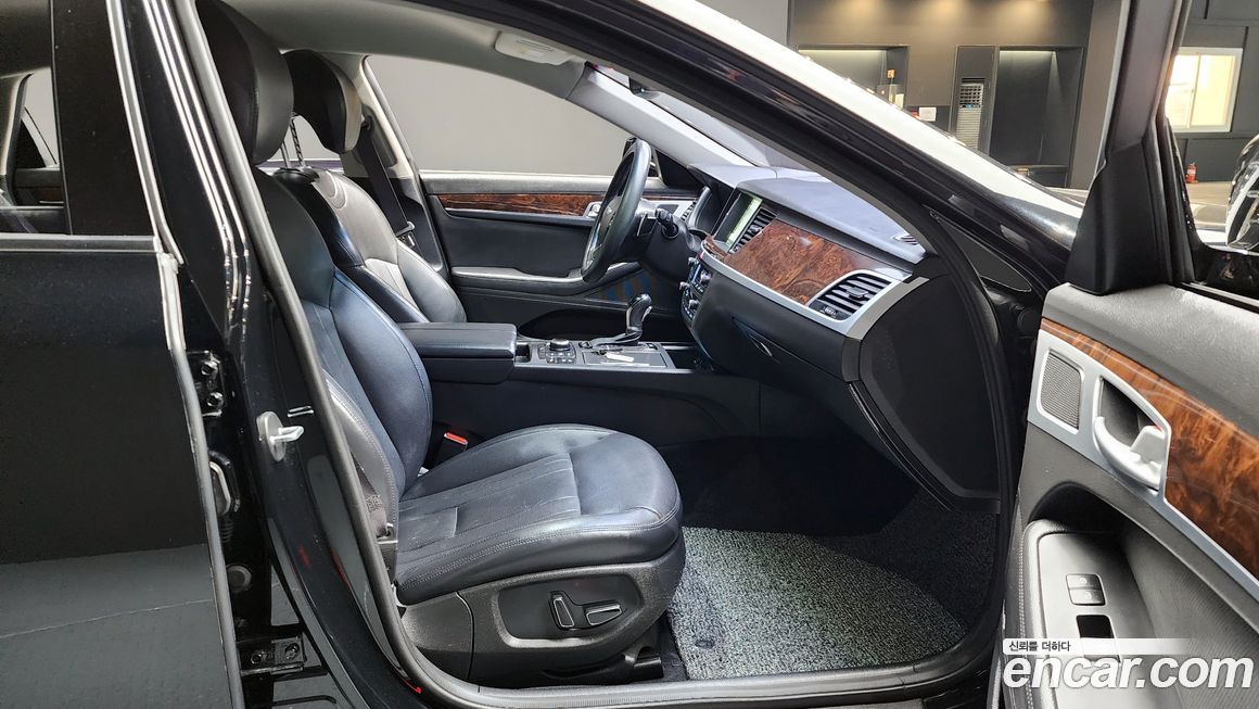 Hyundai Genesis 2014