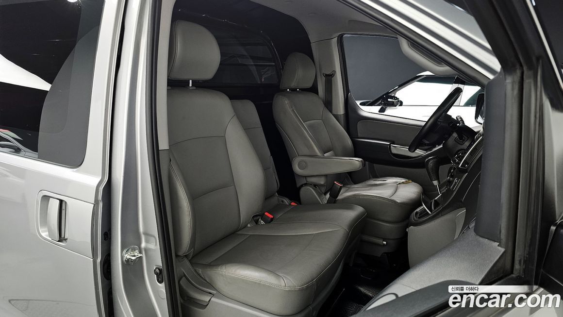 Hyundai Starex 2021