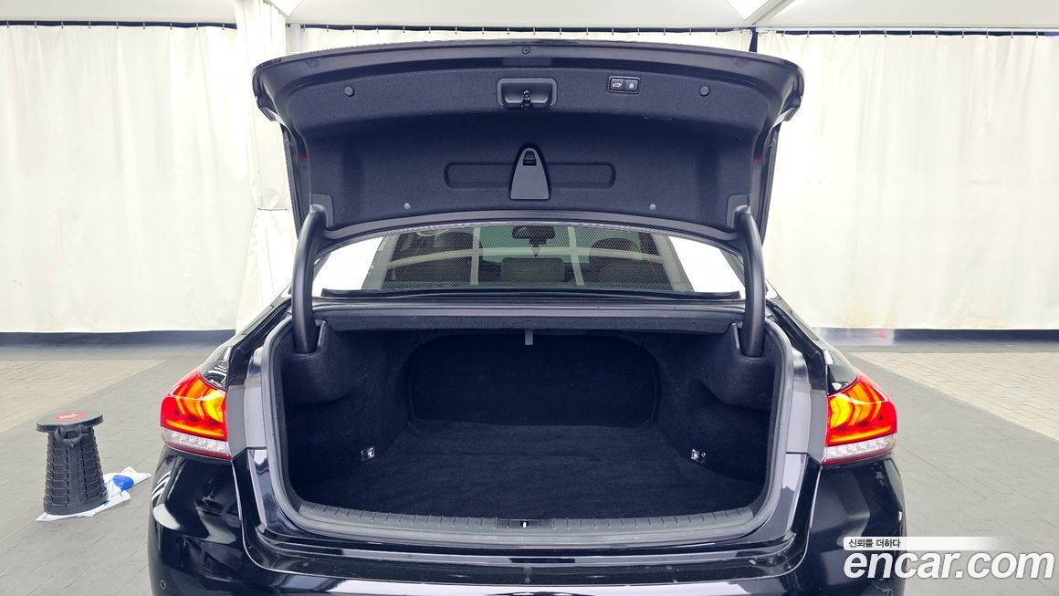 Hyundai Genesis 2016