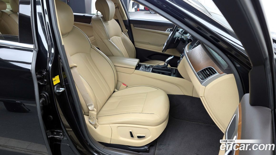 Hyundai Genesis 2016