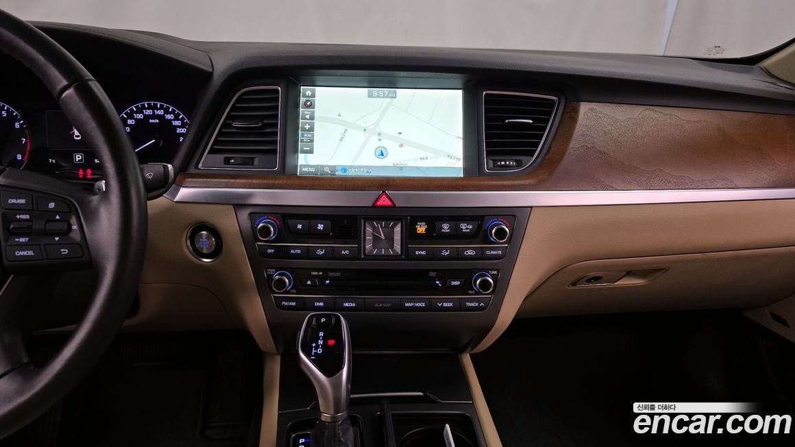 Hyundai Genesis 2016