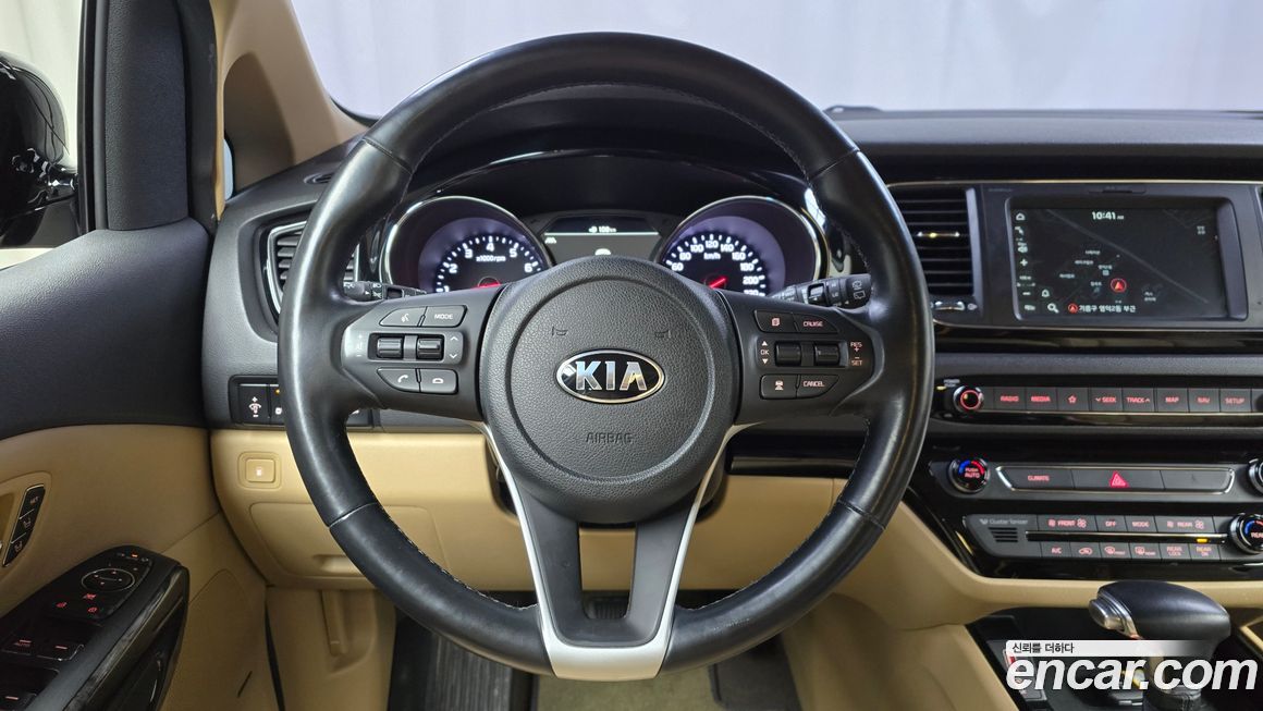 Kia Canival 2019