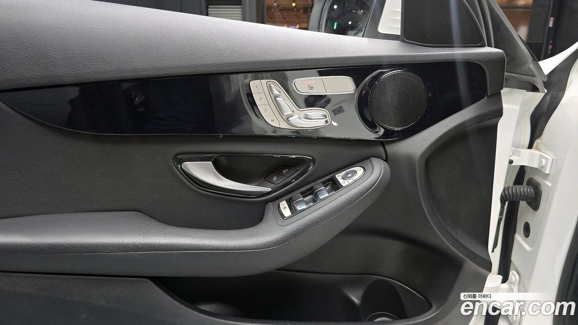 Mercedes-Benz C-Class 2020