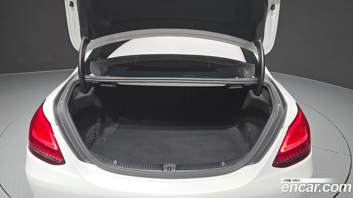 Mercedes-Benz C-Class 2020