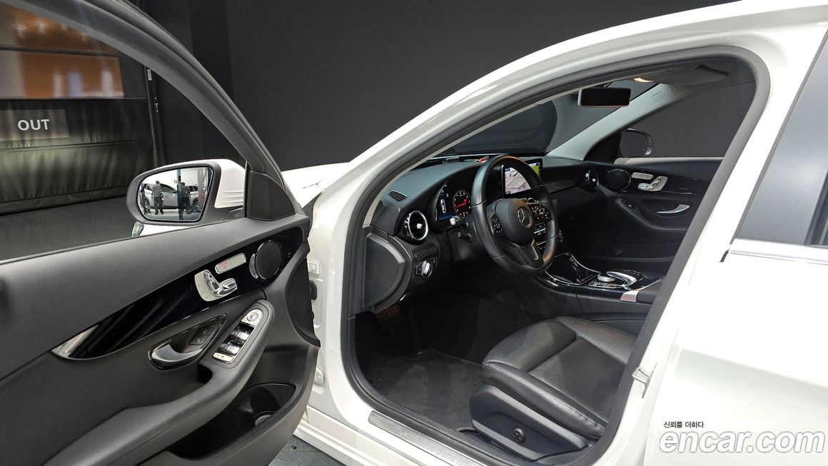 Mercedes-Benz C-Class 2020