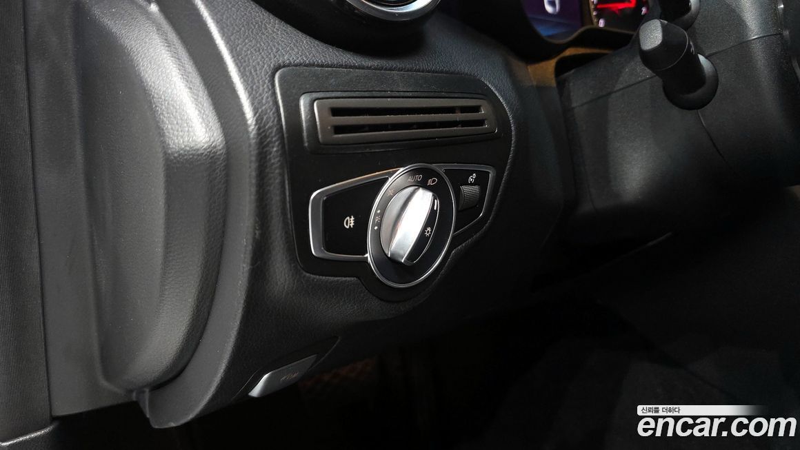 Mercedes-Benz C-Class 2020