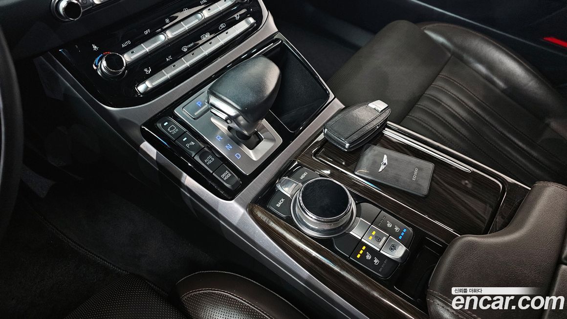 Genesis EQ900 2016