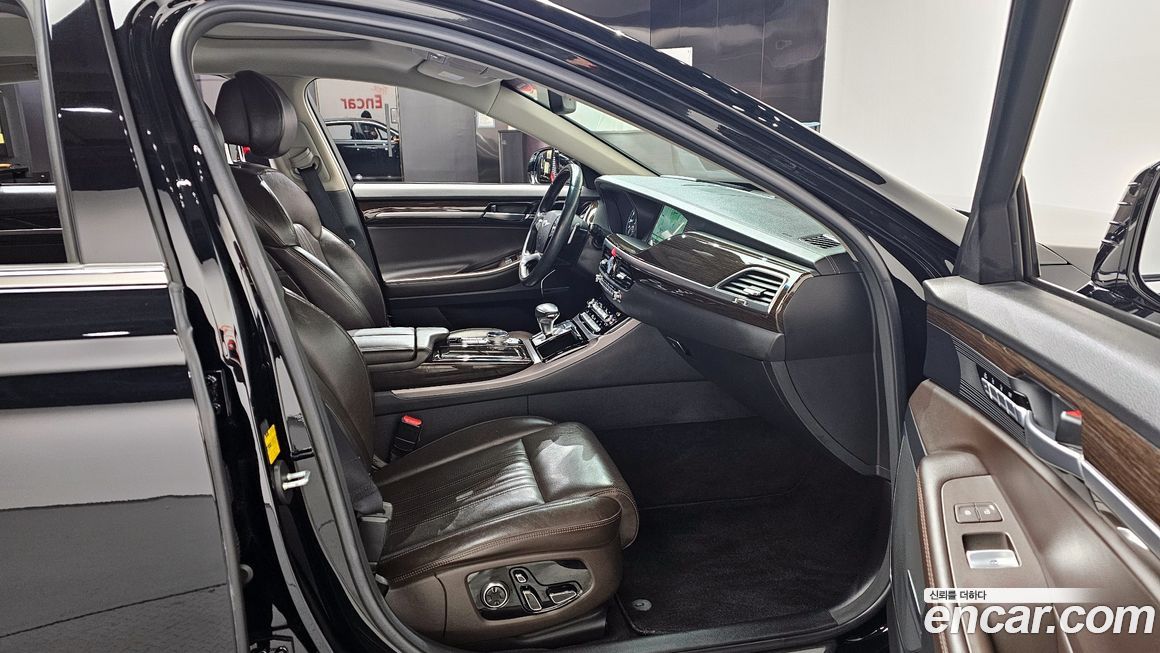 Genesis EQ900 2016