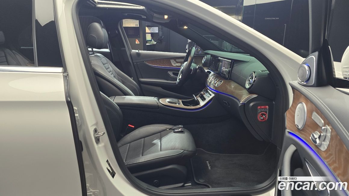 Mercedes-Benz E-Class 2021