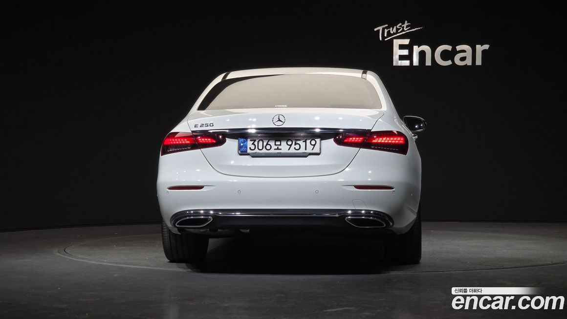 Mercedes-Benz E-Class 2021