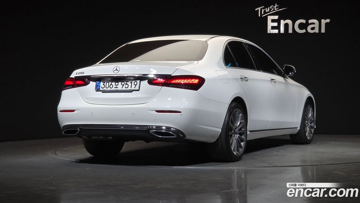 Mercedes-Benz E-Class 2021