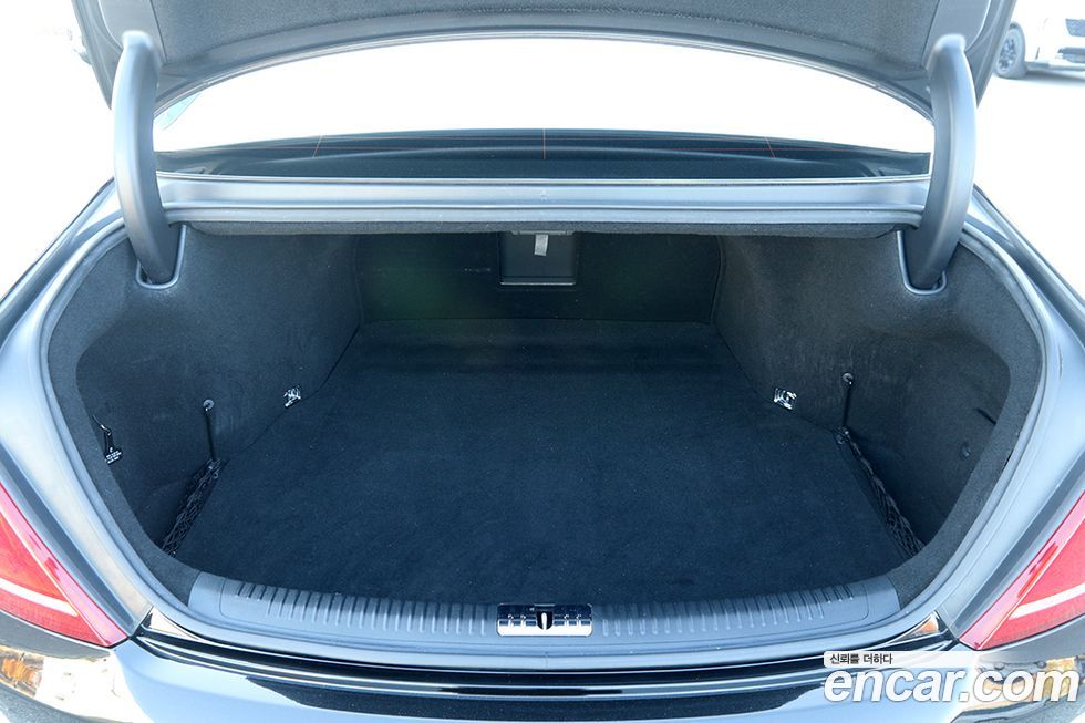 Genesis EQ900 2018