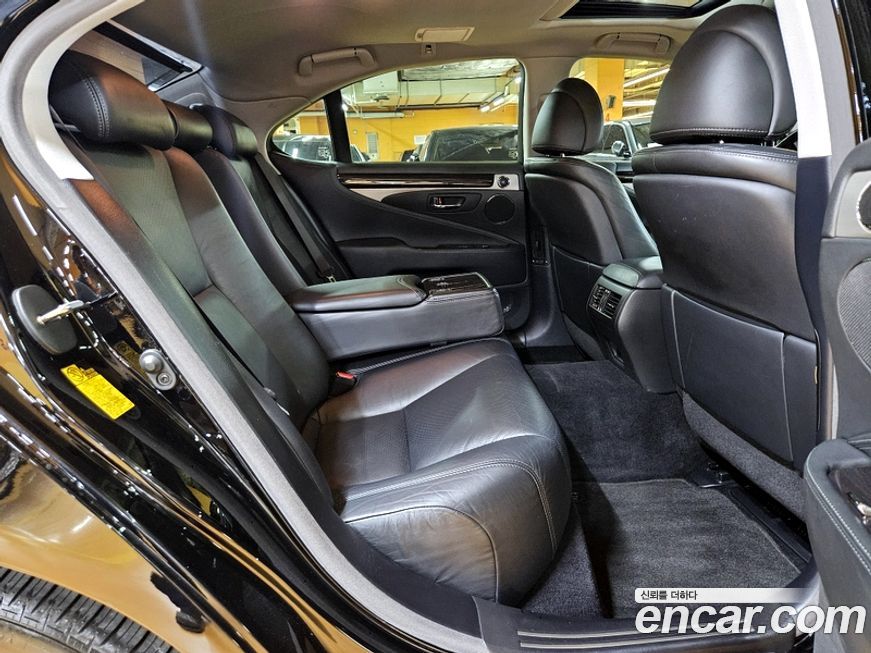 Lexus LS 2014