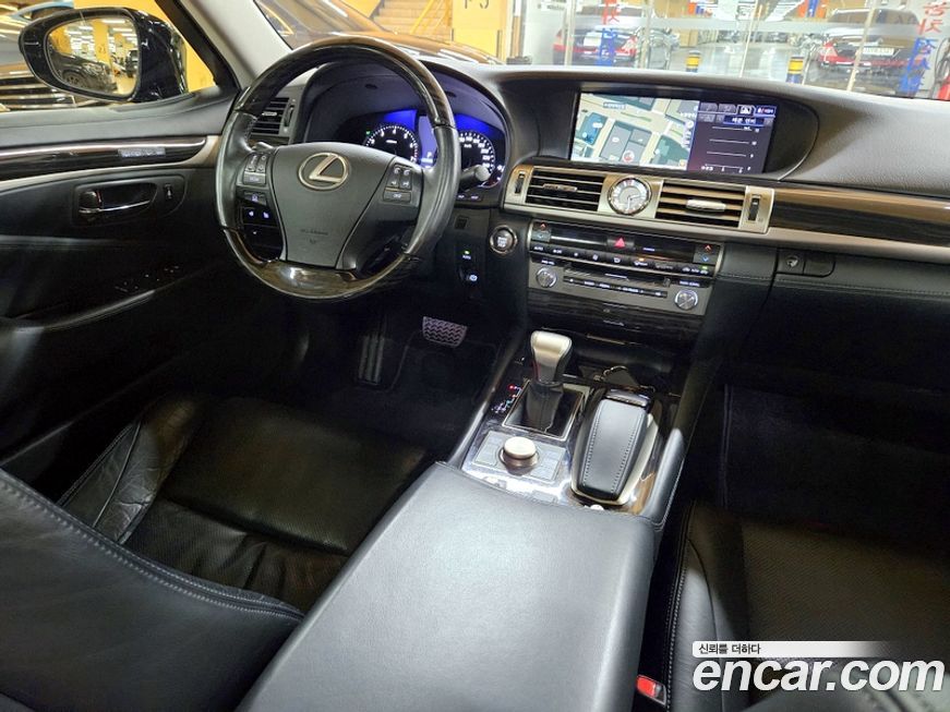 Lexus LS 2014
