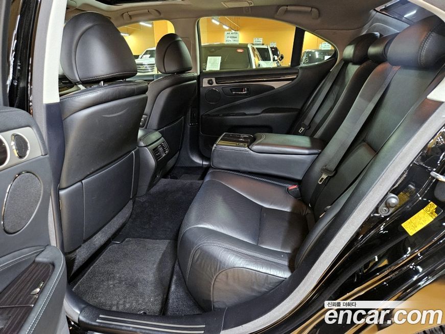 Lexus LS 2014