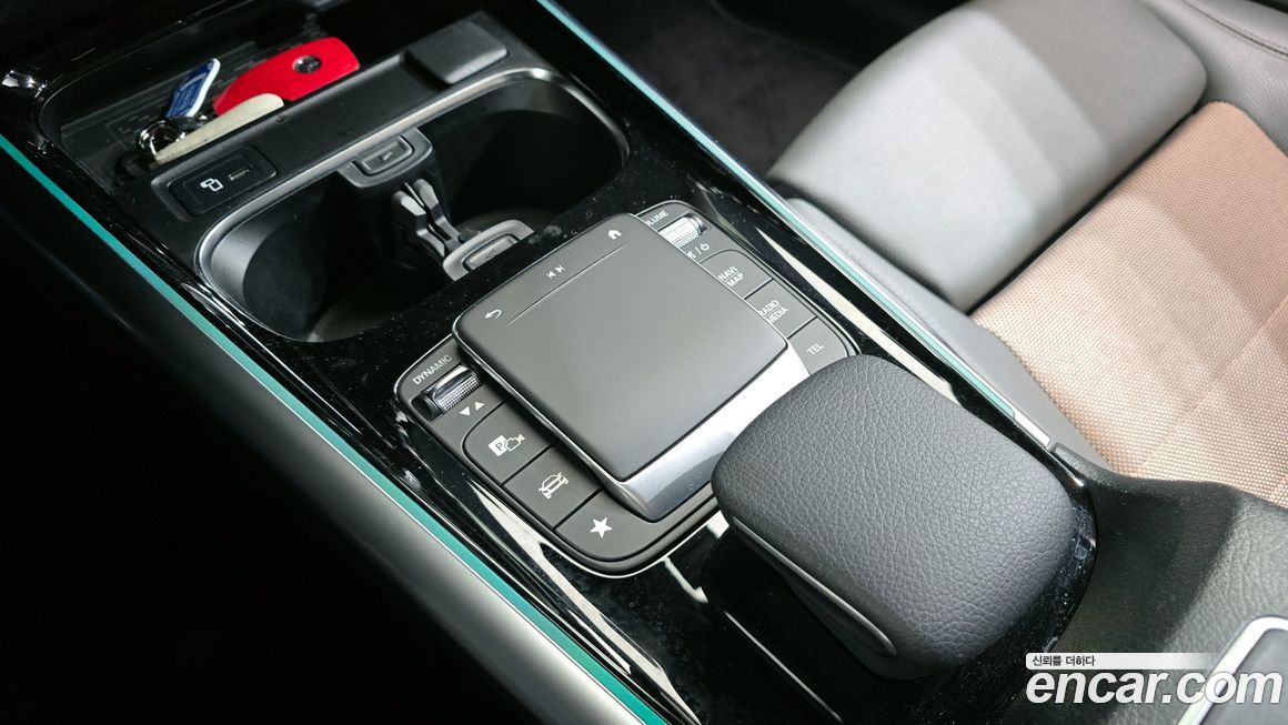 Mercedes-Benz EQA 2021