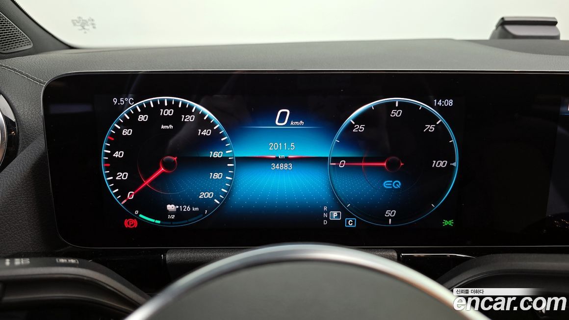 Mercedes-Benz EQA 2021