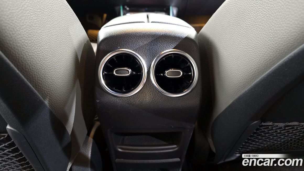 Mercedes-Benz EQA 2021