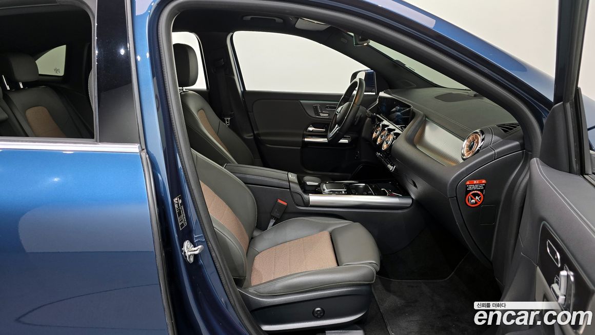 Mercedes-Benz EQA 2021