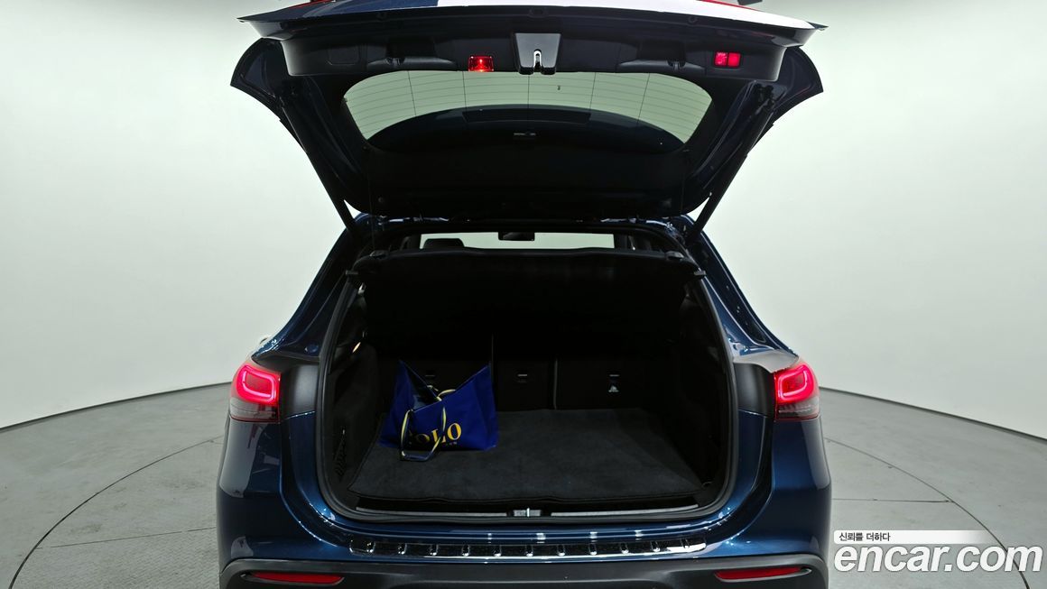 Mercedes-Benz EQA 2021