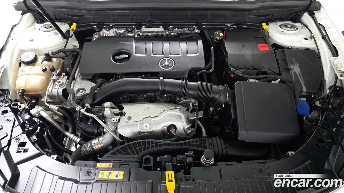 Mercedes-Benz GLB-Class 2021