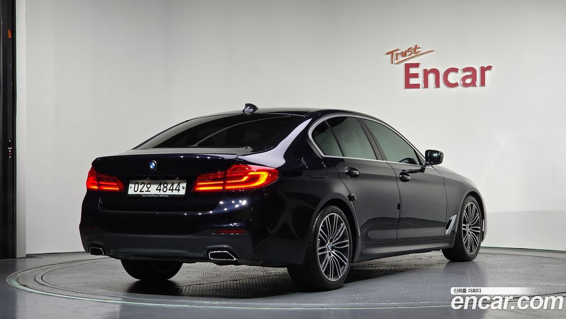 BMW 5-Series 2019