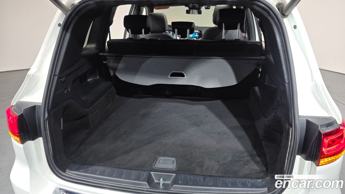 Mercedes-Benz GLB-Class 2021