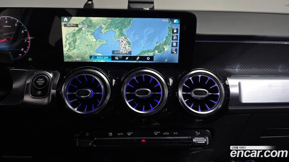 Mercedes-Benz GLB-Class 2021