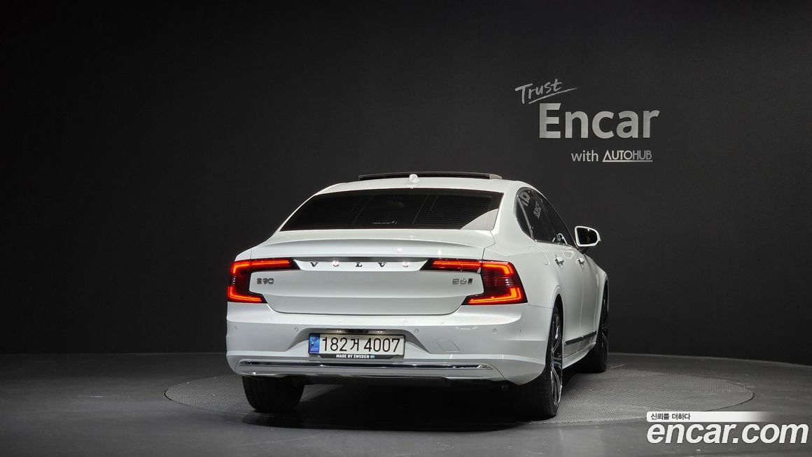 Volvo S90 2022